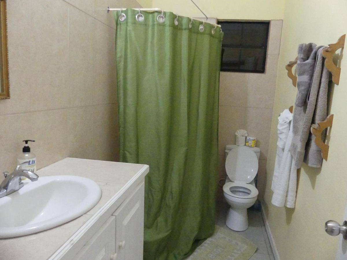Southern Haven Guesthouse Laborie Kültér fotó